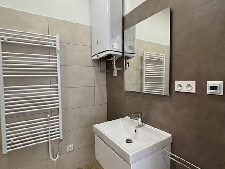Pronájem bytu 2+1 50 m² - foto 4