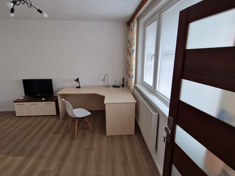 Pronájem bytu 3+1 55 m² - foto 2