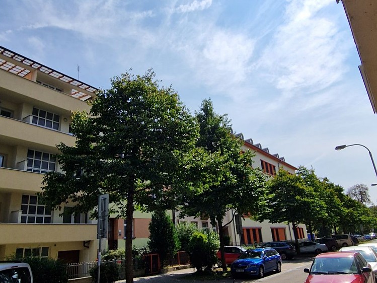 Pronájem bytu 2+kk 70 m² - foto 1