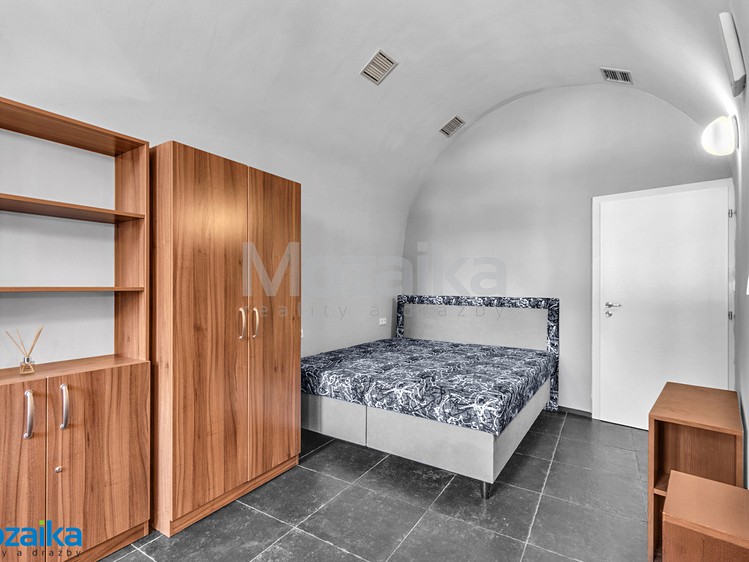 Pronájem bytu 2+kk 80 m² (Jednopodlažní) - foto 5