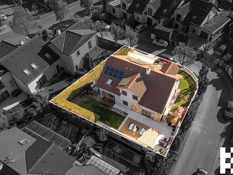 Prodej  rodinného domu 227 m², pozemek 513 m² - foto 3