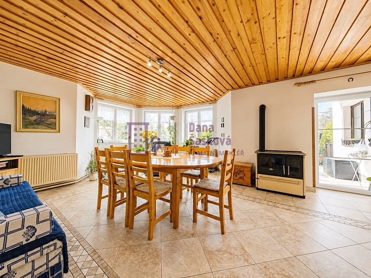 Prodej rodinného domu 380 m², pozemek 2 885 m² - foto 4
