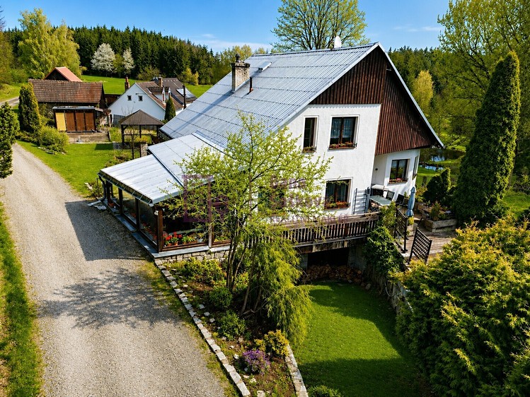 Prodej rodinného domu 380 m², pozemek 2 885 m² - foto 8
