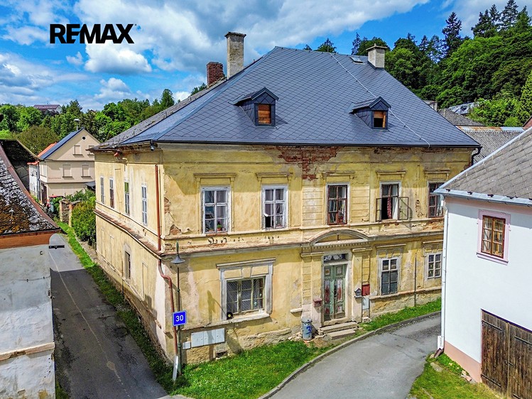 Prodej  rodinného domu 677 m², pozemek 1 103 m² - foto 5