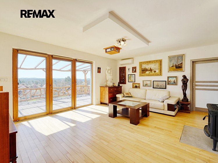 Prodej rodinného domu 89 m², pozemek 901 m² - foto 2