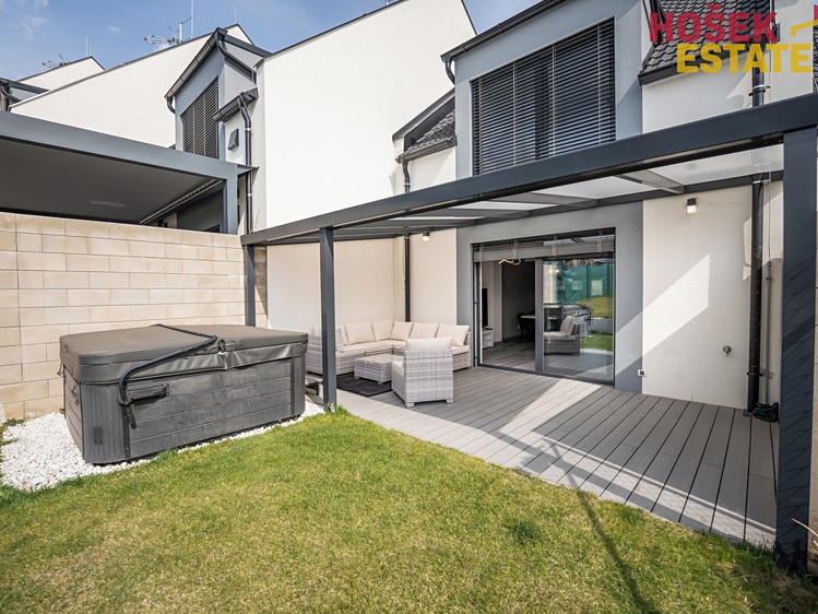 Prodej rodinného domu 93 m², pozemek 237 m² - foto 1