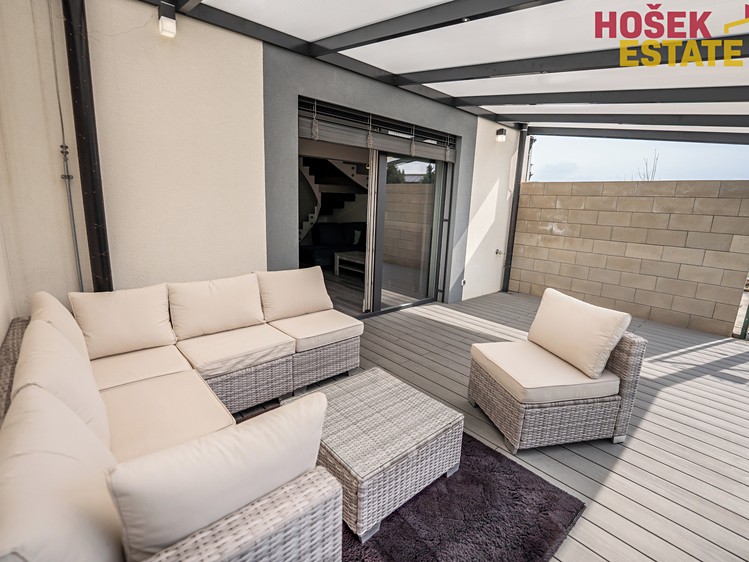 Prodej rodinného domu 93 m², pozemek 237 m² - foto 2