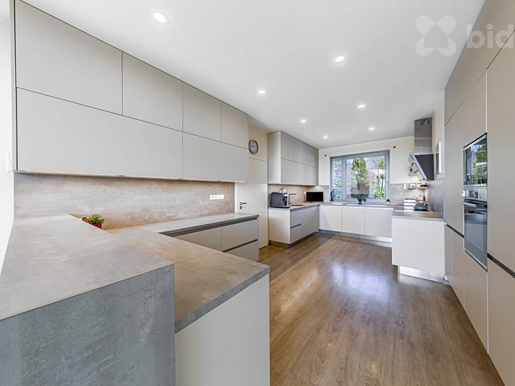 Prodej rodinného domu 379 m², pozemek 1 341 m² - foto 5