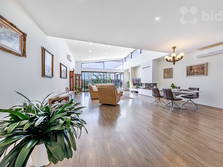 Prodej rodinného domu 379 m², pozemek 1 341 m² - foto 8