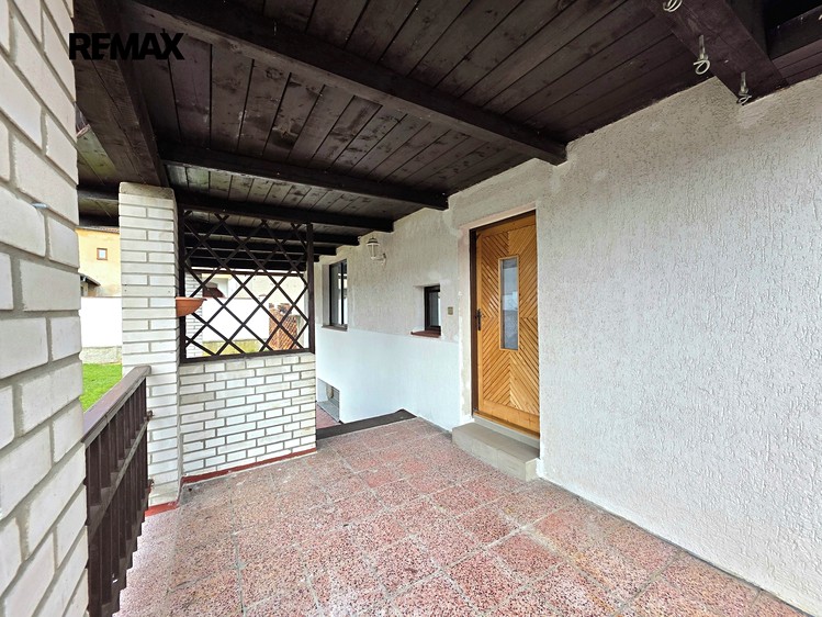 Prodej rodinného domu 302 m², pozemek 1 056 m² - foto 6
