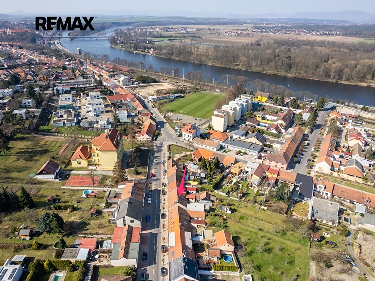 Prodej rodinného domu 161 m², pozemek 563 m² - foto 1