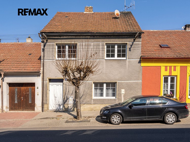 Prodej rodinného domu 161 m², pozemek 563 m² - foto 2