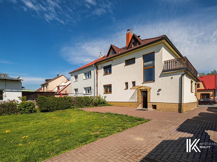 Prodej rodinného domu 332 m², pozemek 1 030 m² - foto 3