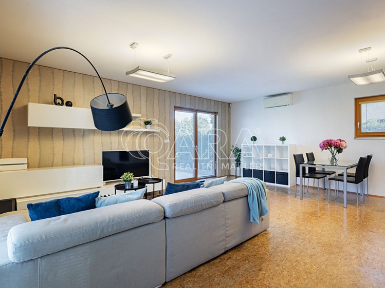 Prodej rodinného domu 134 m², pozemek 860 m² - foto 2
