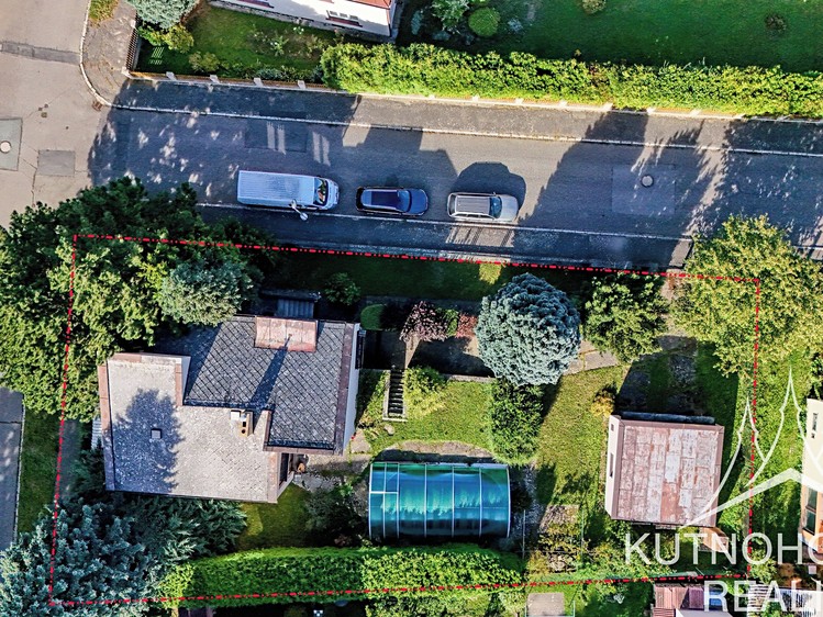 Prodej rodinného domu 214 m², pozemek 924 m² - foto 1