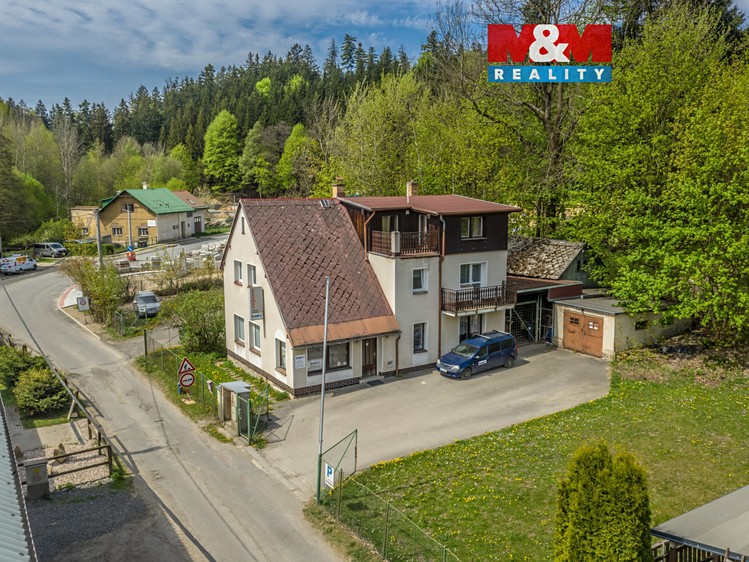 Prodej rodinného domu 200 m², pozemek 2 098 m² - foto 1