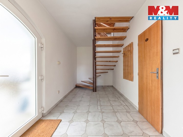 Prodej rodinného domu 200 m², pozemek 2 098 m² - foto 5