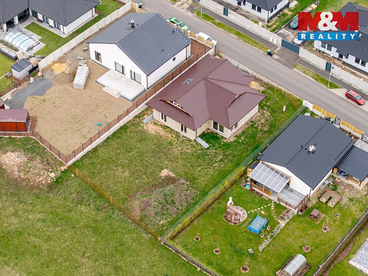 Prodej  rodinného domu 235 m², pozemek 932 m² - foto 7