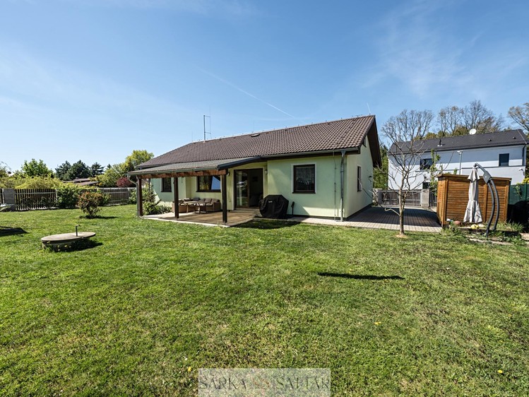 Prodej rodinného domu 119 m², pozemek 719 m² - foto 1