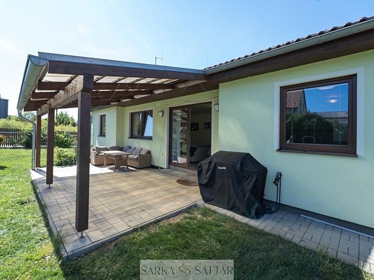 Prodej rodinného domu 119 m², pozemek 719 m² - foto 2
