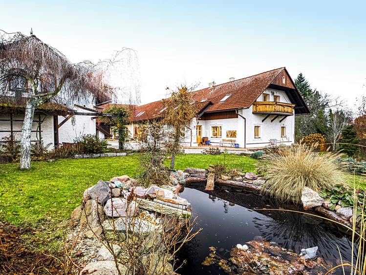 Prodej zemědělské usedlosti 450 m², pozemek 6 410 m² - foto 1