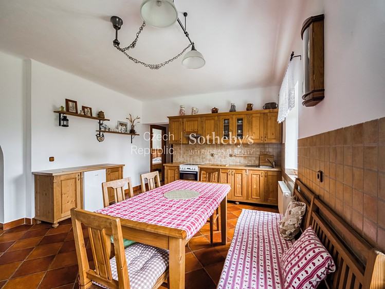 Prodej zemědělské usedlosti 450 m², pozemek 6 410 m² - foto 4