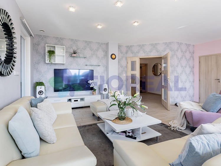 Prodej rodinného domu 202 m², pozemek 1 000 m² - foto 2