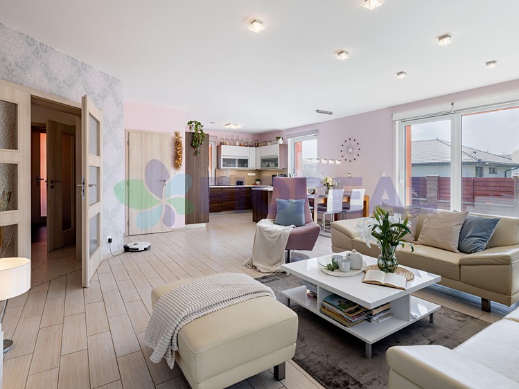 Prodej rodinného domu 202 m², pozemek 1 000 m² - foto 6