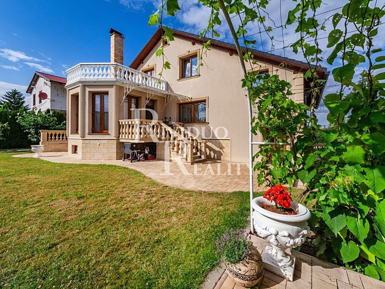 Prodej rodinného domu 357 m², pozemek 784 m² - foto 4