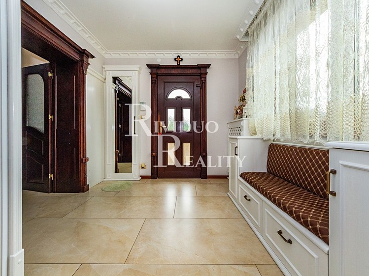 Prodej rodinného domu 357 m², pozemek 784 m² - foto 7