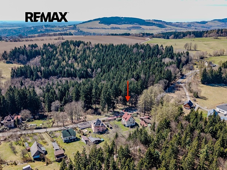 Prodej rodinného domu 212 m², pozemek 2 142 m² - foto 1