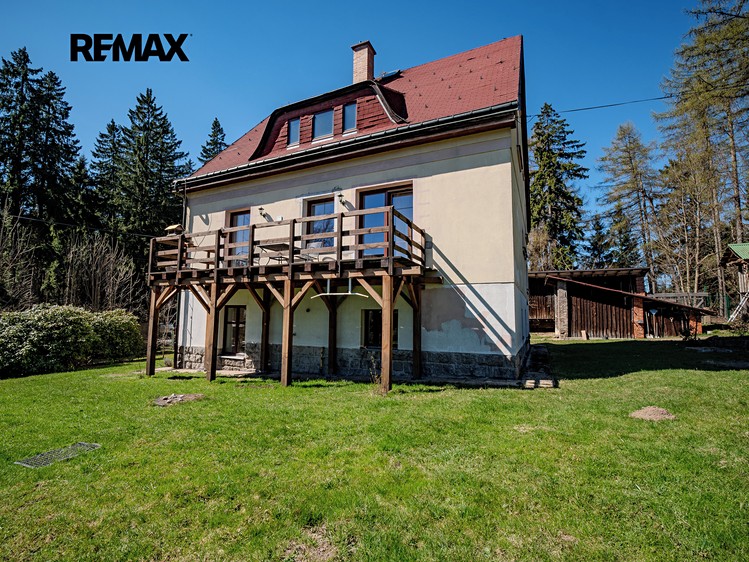 Prodej rodinného domu 212 m², pozemek 2 142 m² - foto 3