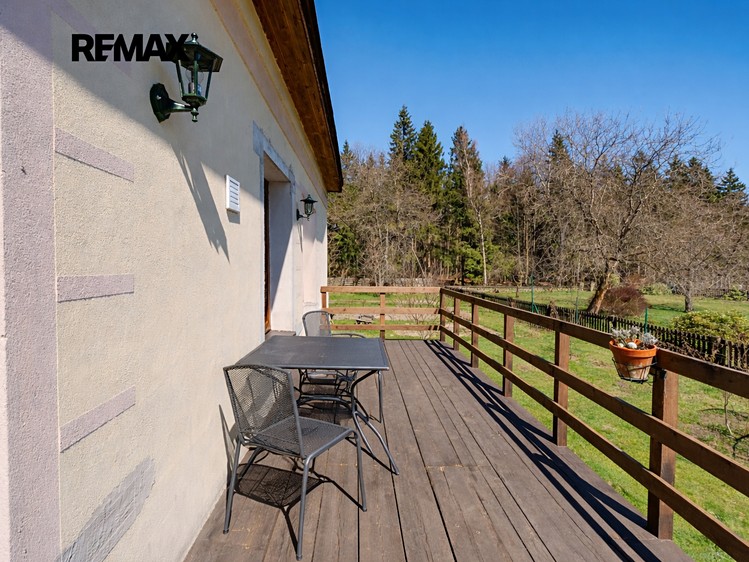 Prodej rodinného domu 212 m², pozemek 2 142 m² - foto 7