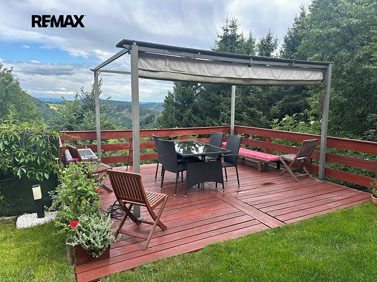Prodej rodinného domu 200 m², pozemek 722 m² - foto 2