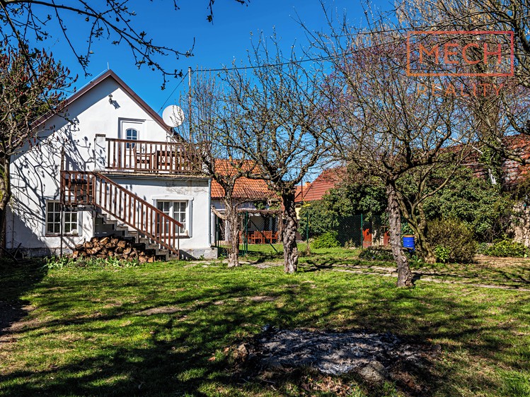 Prodej vícegeneračního domu 312 m², pozemek 892 m² - foto 3