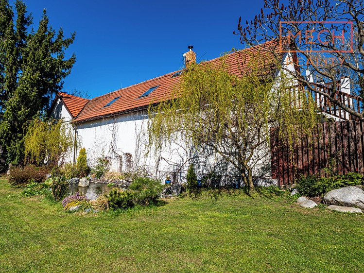 Prodej vícegeneračního domu 312 m², pozemek 892 m² - foto 4