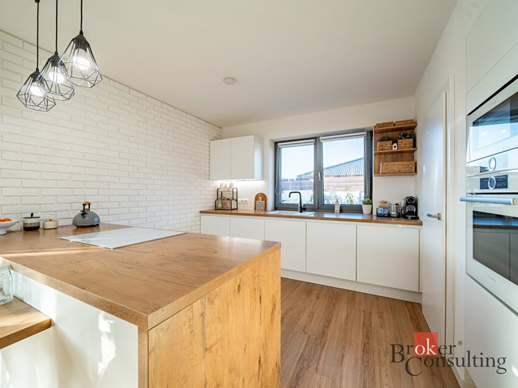 Prodej rodinného domu 107 m², pozemek 911 m² - foto 7