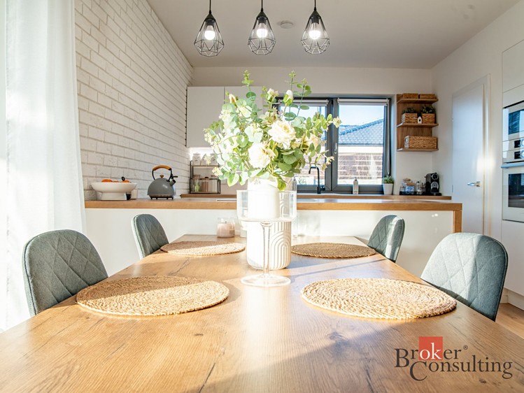 Prodej rodinného domu 107 m², pozemek 911 m² - foto 6