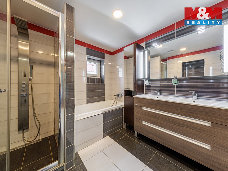 Prodej rodinného domu 166 m², pozemek 1 047 m² - foto 3