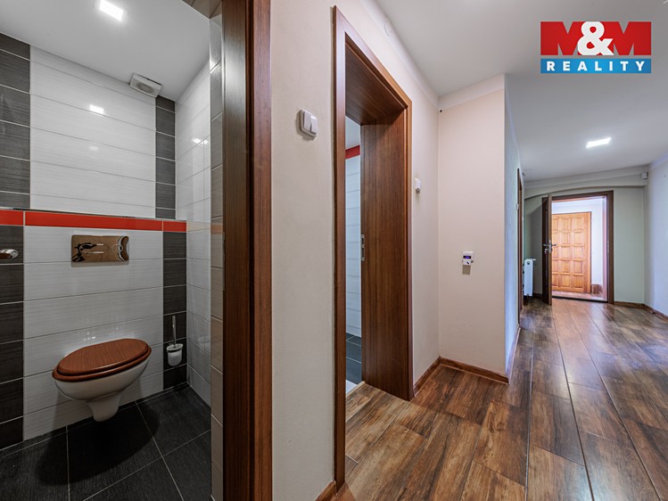 Prodej rodinného domu 166 m², pozemek 1 047 m² - foto 4