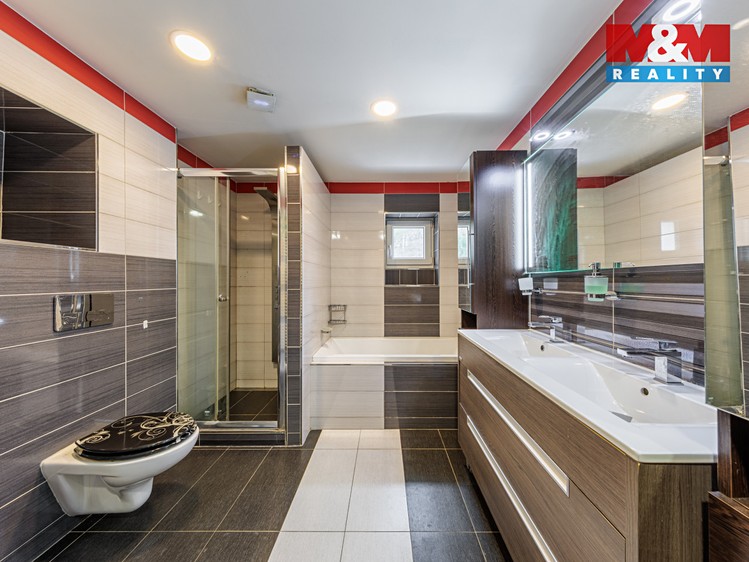 Prodej rodinného domu 166 m², pozemek 1 047 m² - foto 7