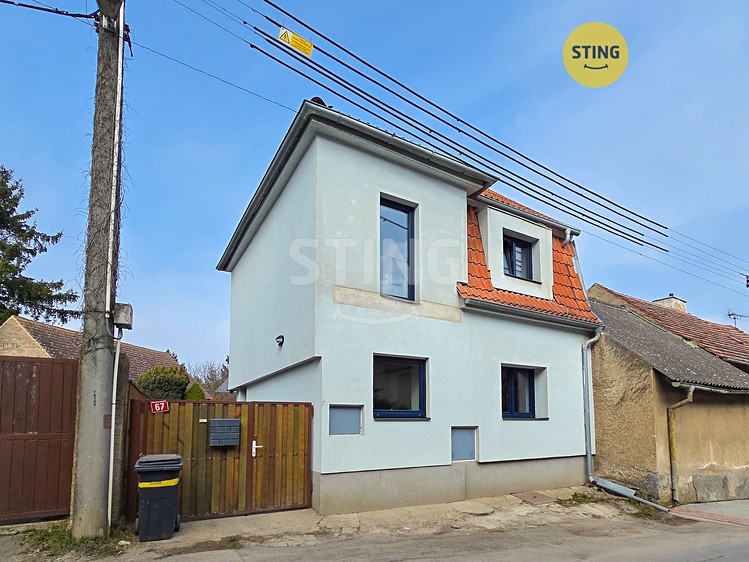 Prodej rodinného domu 156 m², pozemek 226 m² - foto 1