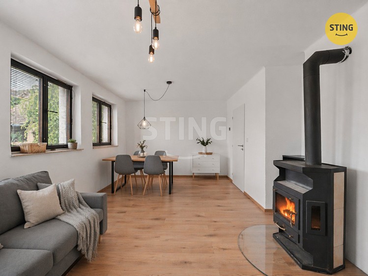 Prodej rodinného domu 119 m², pozemek 1 210 m² - foto 2