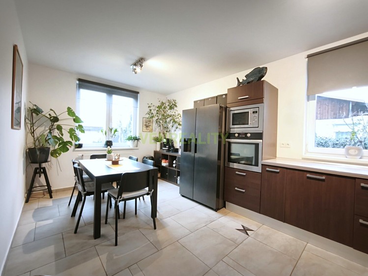 Prodej rodinného domu 182 m², pozemek 679 m² - foto 4