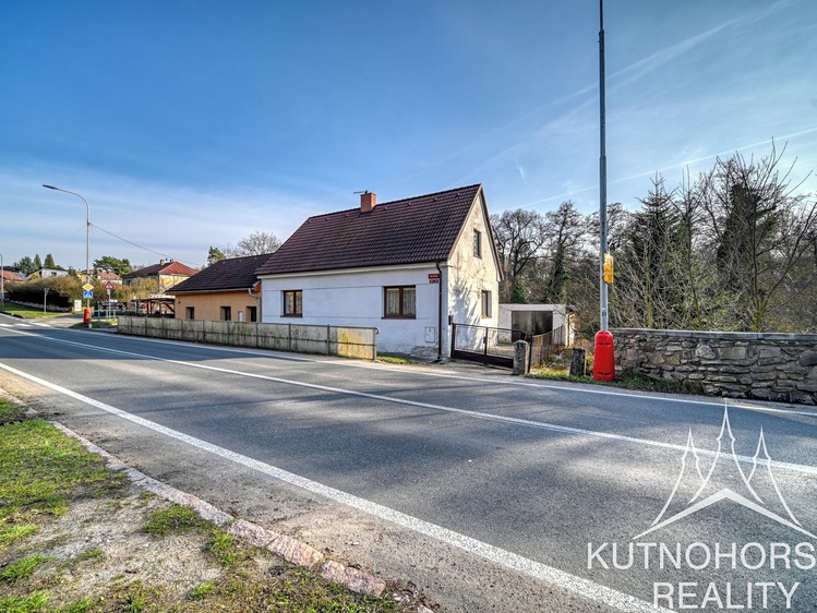 Prodej rodinného domu 148 m², pozemek 378 m² - foto 2