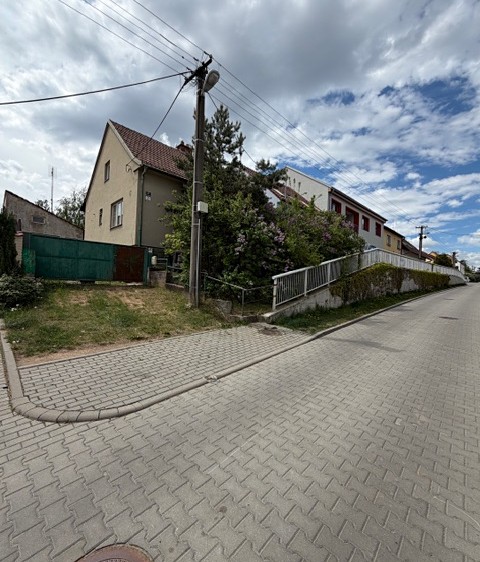Prodej rodinného domu 203 m², pozemek 1 000 m² - foto 1