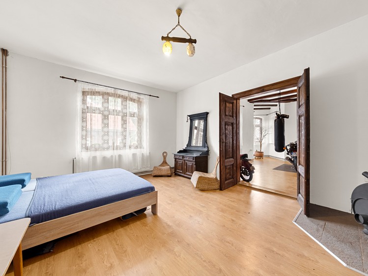Prodej rodinného domu 329 m², pozemek 687 m² - foto 8