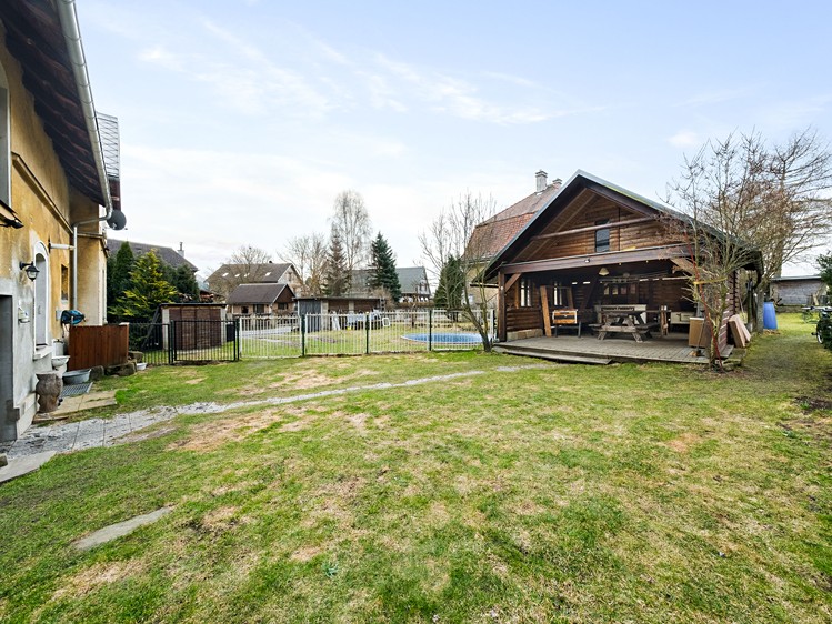 Prodej rodinného domu 329 m², pozemek 687 m² - foto 5