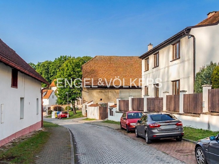Prodej  rodinného domu 732 m², pozemek 451 m² - foto 5