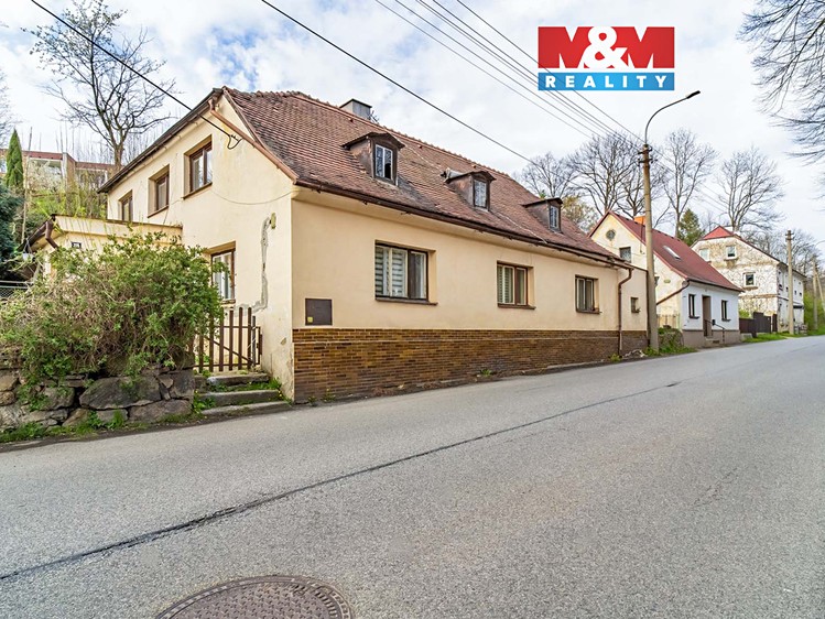 Prodej rodinného domu 200 m², pozemek 299 m² - foto 1